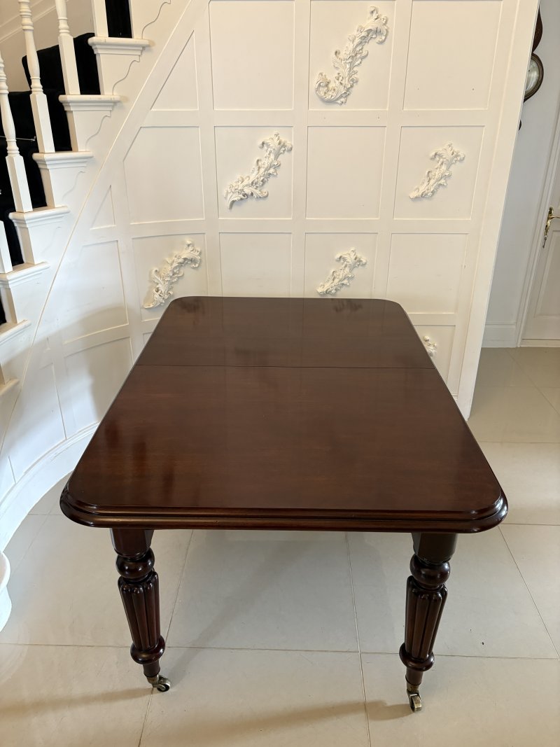 Superb Quality 8 Seater Antique Victorian Figured Mahogany Extending Dining Table - Image 17